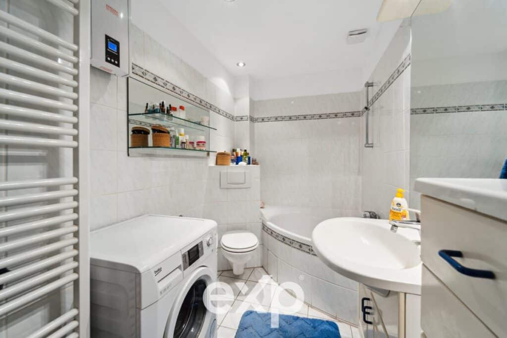 backbone_512656-A_004_WEB